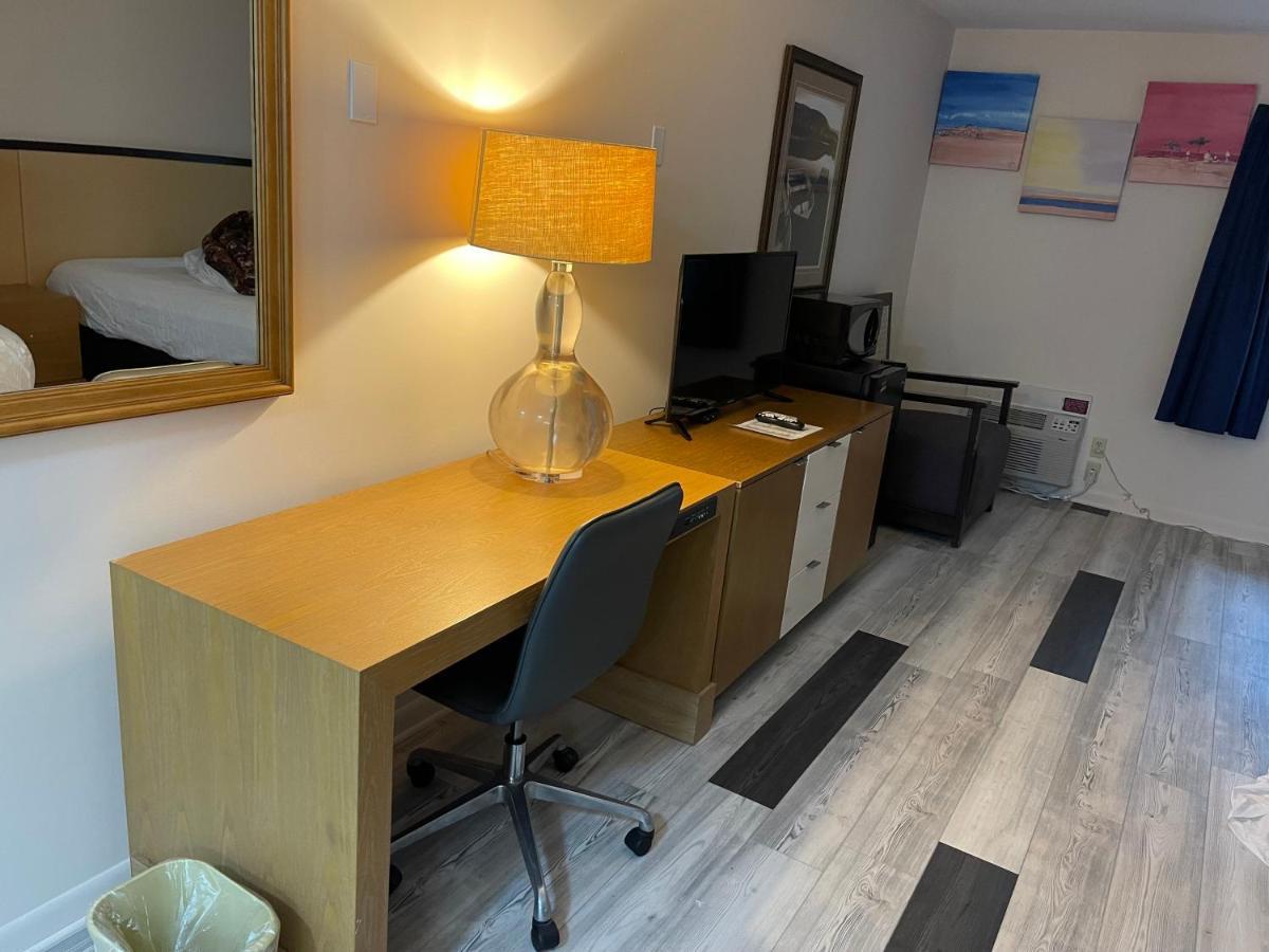 Camp Inn Lodge Oscoda Экстерьер фото