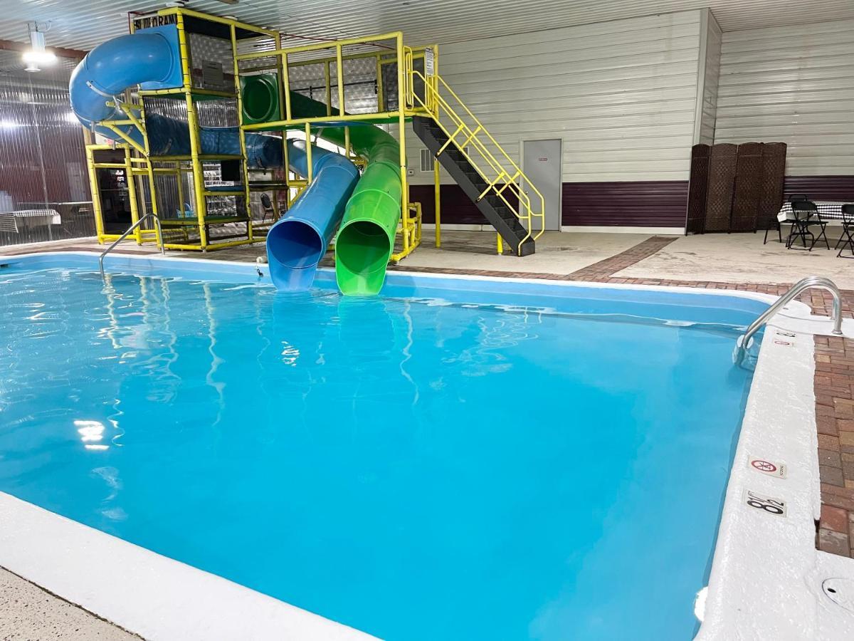 Camp Inn Lodge Oscoda Экстерьер фото