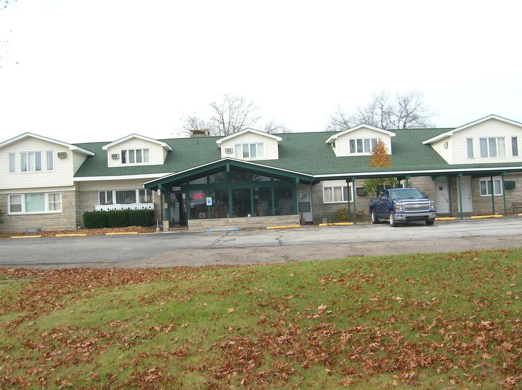 Camp Inn Lodge Oscoda Экстерьер фото