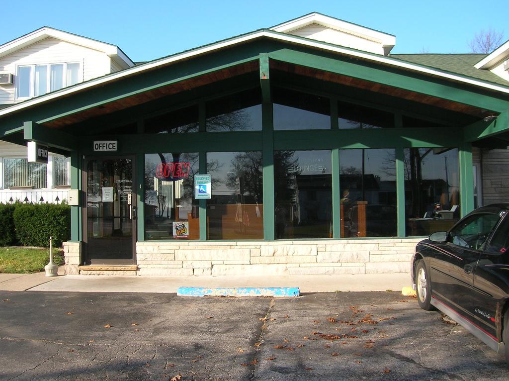 Camp Inn Lodge Oscoda Экстерьер фото