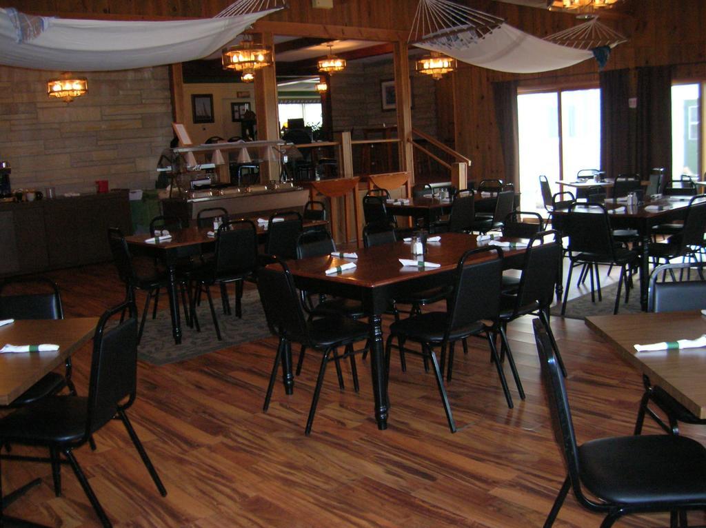 Camp Inn Lodge Oscoda Экстерьер фото