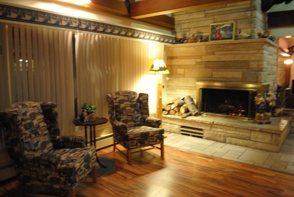 Camp Inn Lodge Oscoda Экстерьер фото