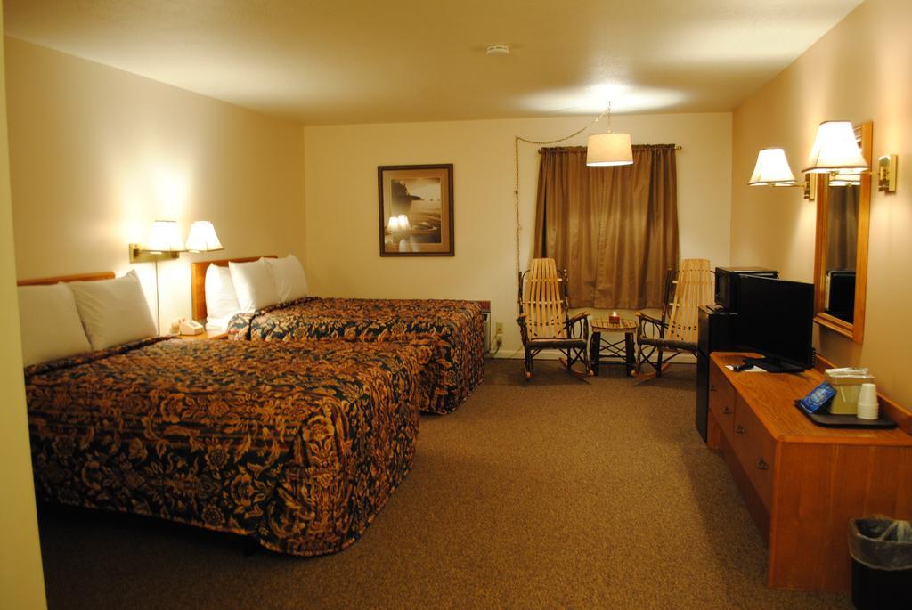 Camp Inn Lodge Oscoda Экстерьер фото
